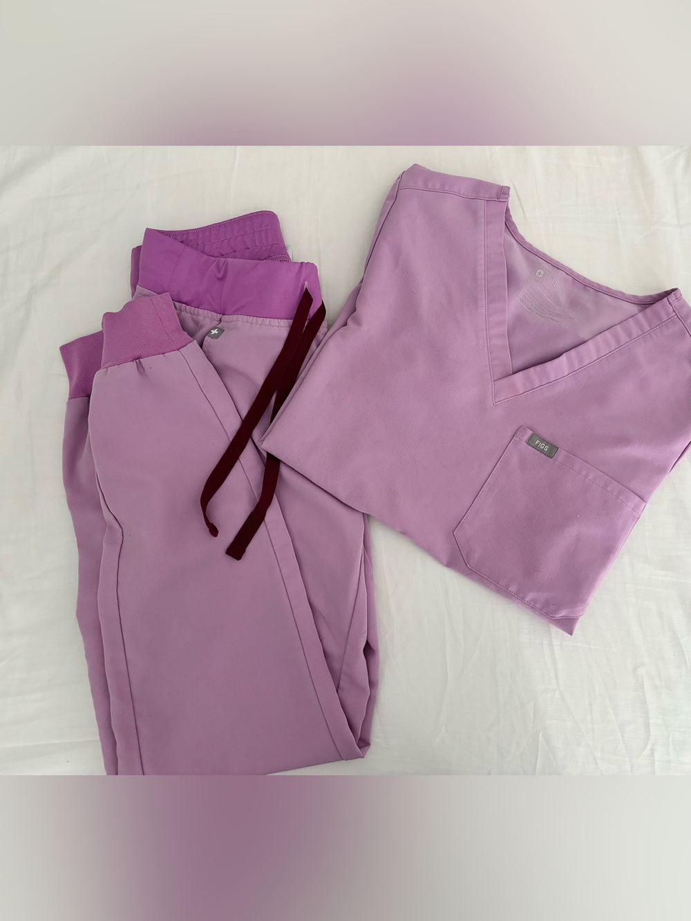Figs Lavender Zamora Joggers Pants & Catarina V-Neck Scrub Top Set 🩷💜❤️